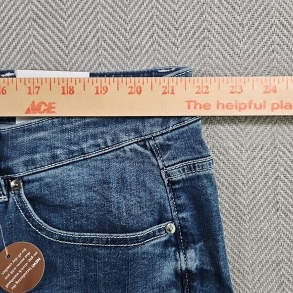 Lane Bryant Jeans 22 Girlfriend Crop Midrise Flex Magic Blue Stretch Denim NWT - Picture 4 of 16